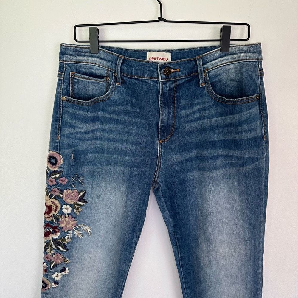 Driftwood Women’s Boho High Waisted Floral Embroidered Slim Leg Medium Wash Jean - Picture 3 of 10